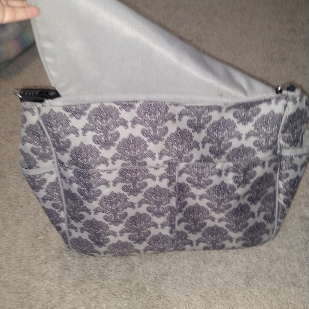 Bumble Diaper bag - Picture 3 of 6